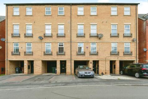 4 bedroom town house for sale
