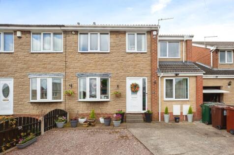 4 bedroom semi-detached house for sale