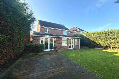 4 bedroom detached house for sale