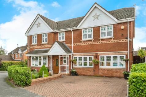 5 bedroom detached house for sale