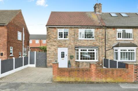 3 bedroom semi-detached house for sale