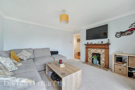 1 bedroom maisonette for sale