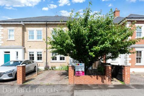 4 bedroom semi-detached house for sale
