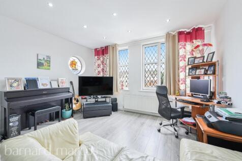 3 bedroom flat for sale