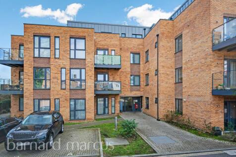 1 bedroom ground floor flat for sale