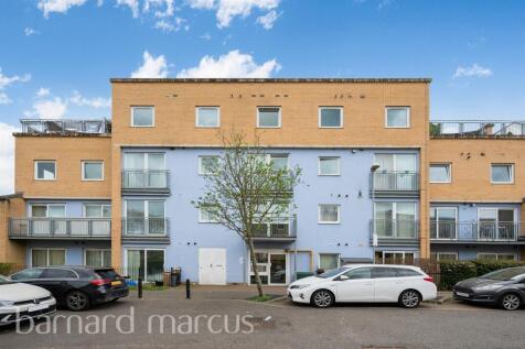 Studio flat for sale