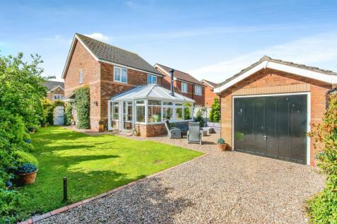 4 bedroom detached house for sale