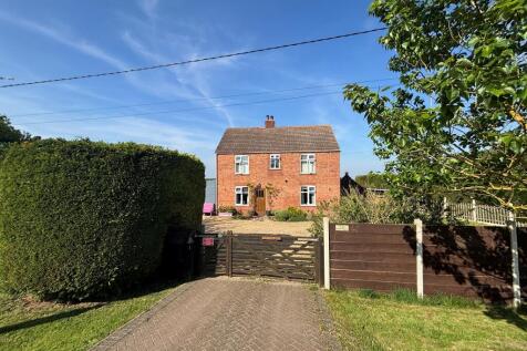 4 bedroom cottage for sale