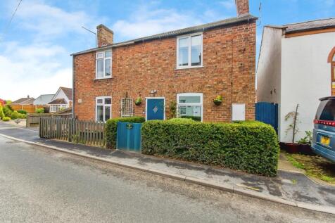 2 bedroom semi-detached house for sale