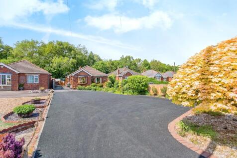 3 bedroom detached bungalow for sale
