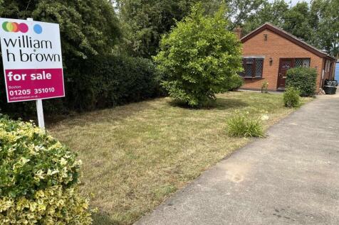 2 bedroom detached bungalow for sale