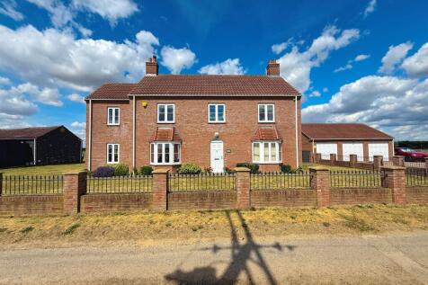 5 bedroom detached house for sale