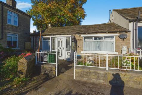 2 bedroom semi-detached bungalow for sale