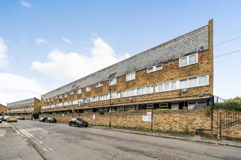 1 bedroom ground floor flat for sale
