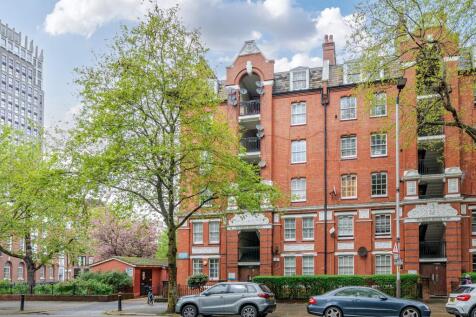 3 bedroom flat for sale