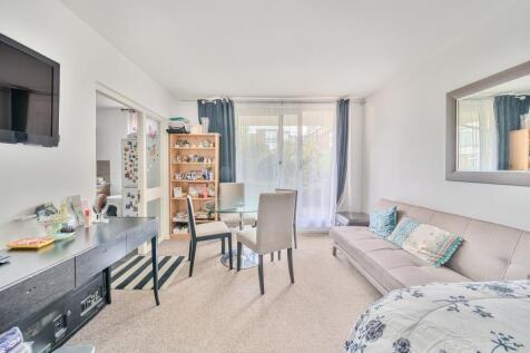 Studio flat for sale