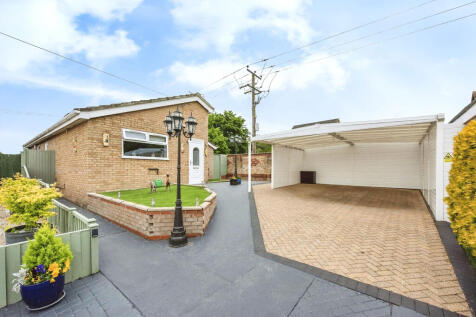 2 bedroom detached bungalow for sale