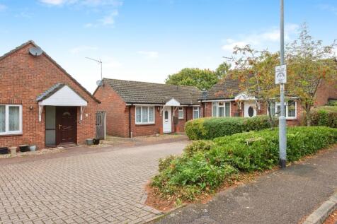 2 bedroom semi-detached bungalow for sale