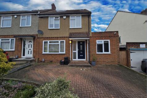 4 bedroom semi-detached house for sale