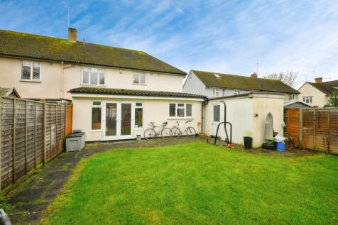 4 bedroom semi-detached house for sale