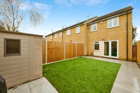 3 bedroom end of terrace house for sale