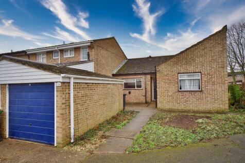 3 bedroom terraced bungalow for sale