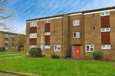 4 bedroom ground floor flat for sale