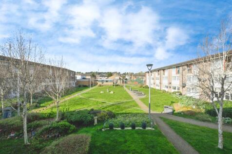 2 bedroom maisonette for sale