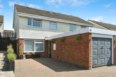 4 bedroom semi-detached house for sale