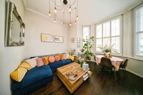 1 bedroom ground floor flat for sale