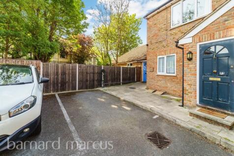 2 bedroom ground floor flat for sale