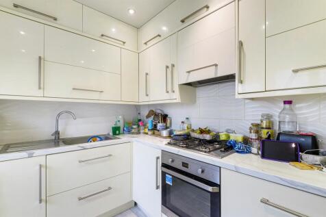 2 bedroom ground floor flat for sale