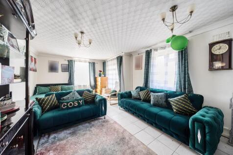 4 bedroom flat for sale
