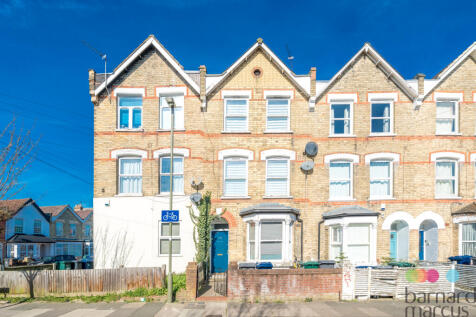 3 bedroom flat for sale