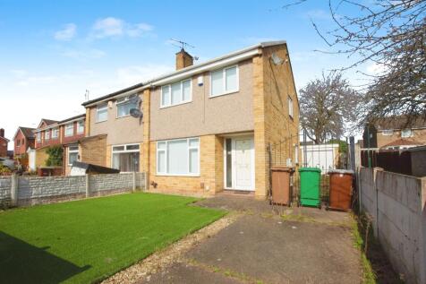 3 bedroom semi-detached house for sale