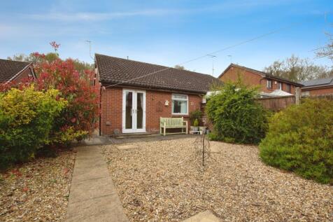 2 bedroom semi-detached bungalow for sale