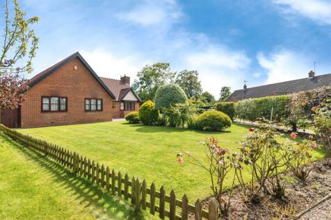 3 bedroom detached bungalow for sale