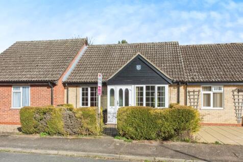 2 bedroom semi-detached bungalow for sale