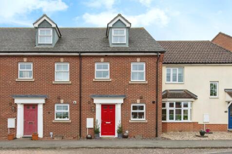 3 bedroom terraced house for sale