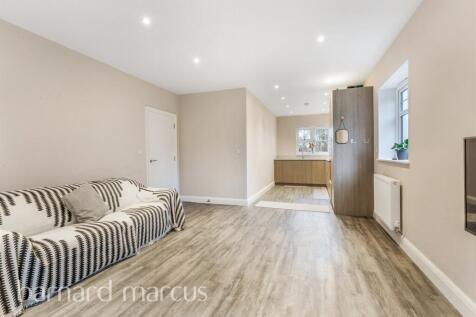 2 bedroom ground floor flat for sale