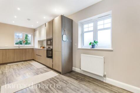 2 bedroom ground floor flat for sale