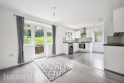 5 bedroom semi-detached house for sale