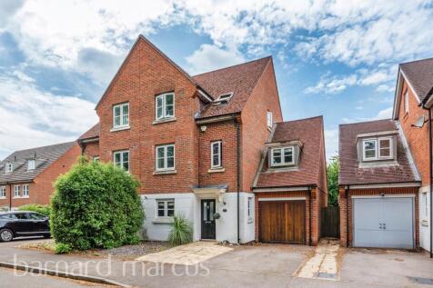 4 bedroom semi-detached house for sale