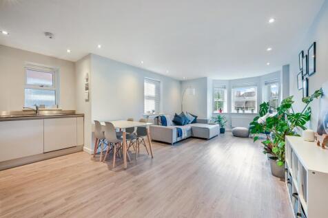1 bedroom ground floor flat for sale