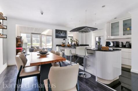 5 bedroom semi-detached house for sale