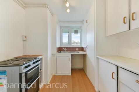 Studio flat for sale
