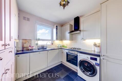 3 bedroom flat for sale