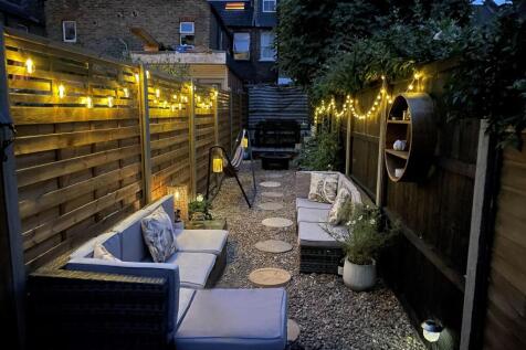 1 bedroom ground floor flat for sale