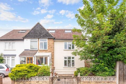 4 bedroom semi-detached house for sale
