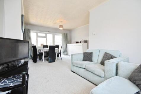 2 bedroom maisonette for sale